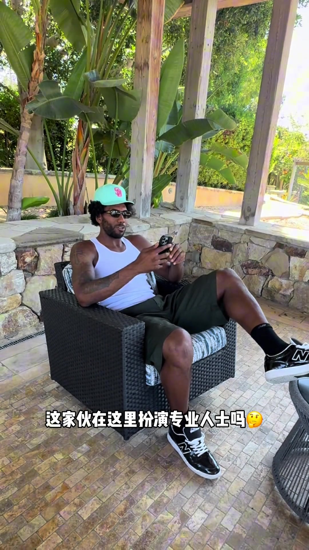 小卡：白晶谁啊对乔治砍60分？对我得不了10分 看我锁死这小垃圾